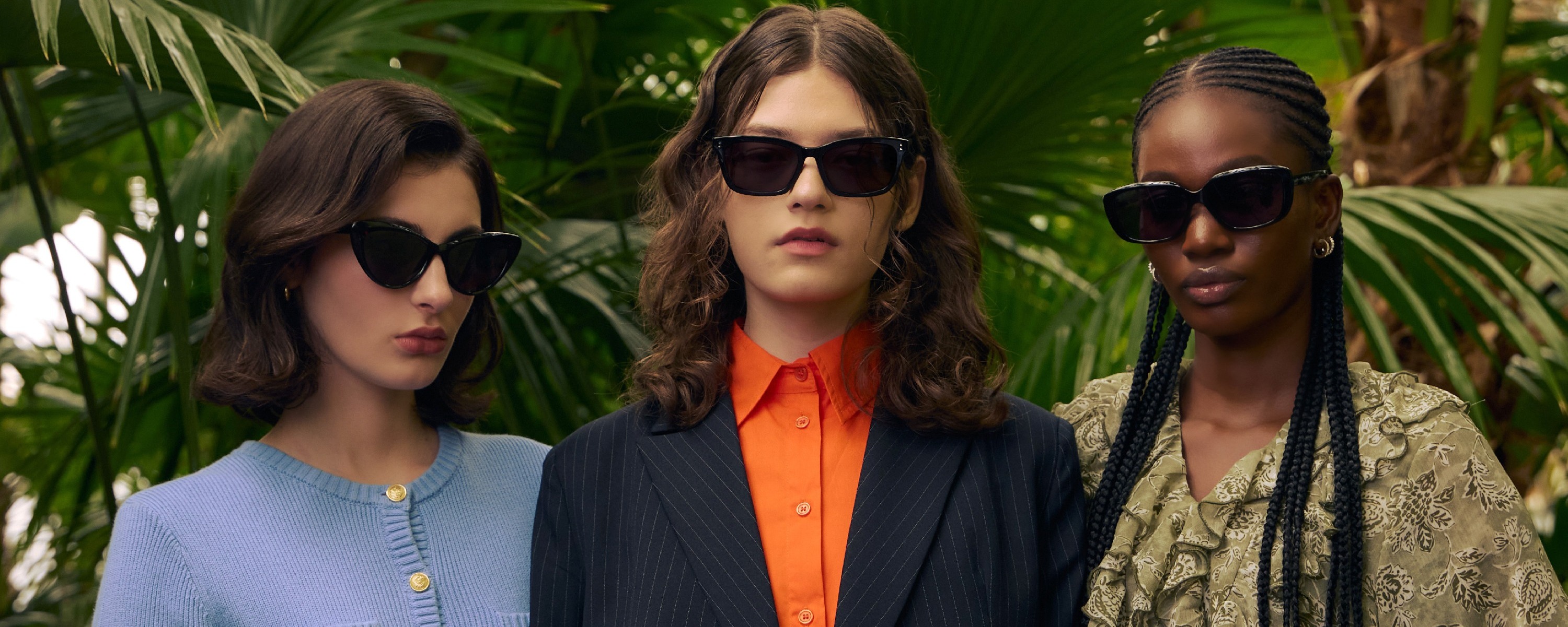 CARVEN EYEWEAR was launched in 2014 at Korea with original brand identity of CARVEN, an haute couture house set up in 1945, by Carmen de Tommaso<br> <br>We present luxurious, stylish products with classic and unique design plus fine details. <br><br>Design, Delicate details, Higher quality provide comforting, luxurious experience to customers anytime, anywhere.<br><br>